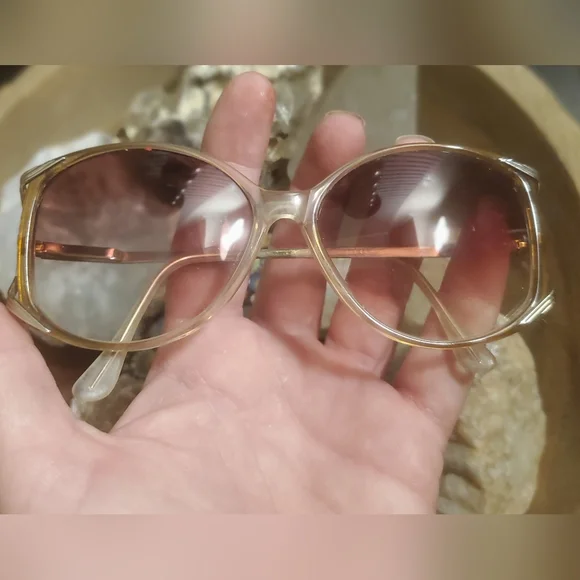 Vintage | Accessories | Vintage Oversized Kenmark Sunglasses  display picture 3